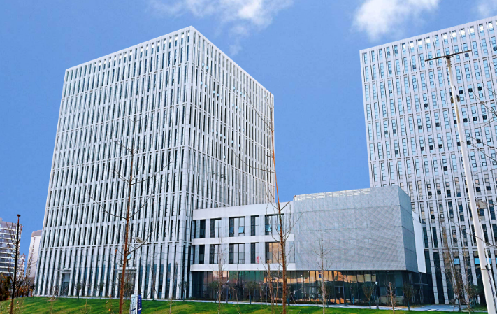 建筑劳务分包与劳务派遣的法律边界及风险防控要点